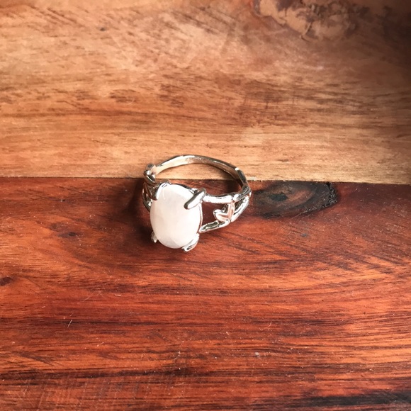 White Quartz Ring with Silver Setting & Band - Picture 7 of 10